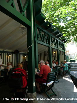 Wirtshaus zur Bumsn in Schrding. Der Pfannengucker Dr. Michael Alexander Populorum, Foto copyright beim Pfannengucker